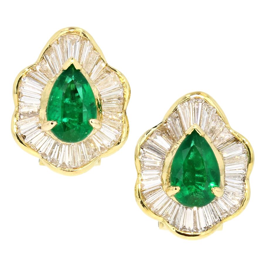 LDEC0006 Yellow Gold Earrings with Emeralds and Baguettes - Underwoods ...